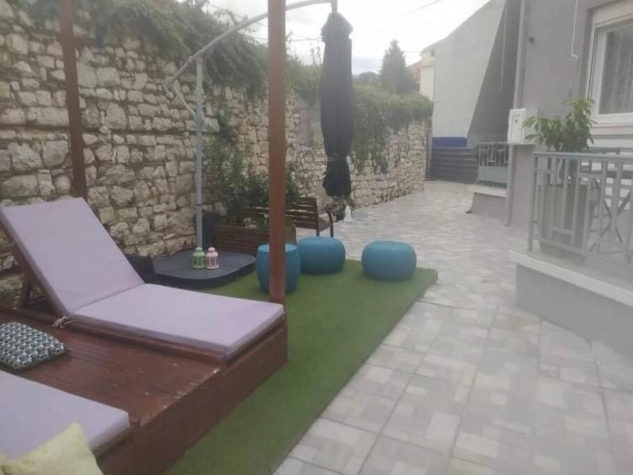 Вилла Οικία Με Αυλή Και Πάρκινγκ, Μέσα Στο Κάστρο Της Πόλης Янина Экстерьер фото